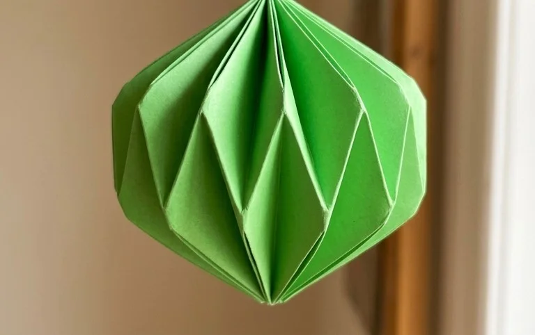Twisted Paper Ribbon in Green
